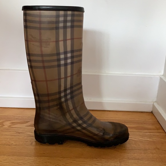 Authentic Burberry Rain Boots - purchased 2007 - Picture 5 of 16